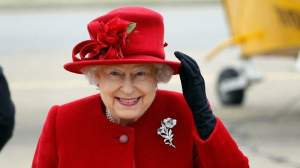 У королевы Великобритании нет паспорта