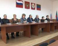Недоступная телефонная связь и пути решения актуальной проблемы обсуждали на еженедельном совещании в администрации.