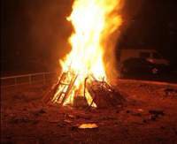 В Каспийске весну встретили праздником Новруз. кульминацией праздника стал ритуальный костер.