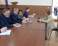 Коммунальные проблемы, получение жилья, очередность в детские сады – эти и другие вопросы обсуждали на приеме граждан в администрации.