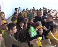 Ежегодную благотворительную помощь каспийскому дому детства оказали ветераны и работники правоохранительных органов.