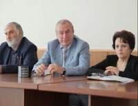 О высоком уровне безопасности в период проведения майских праздников и о многом другом говорили на еженедельном совещании в администрации.