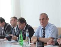По поручению главы республики в Каспийске начал работу двухдневный семинар-совещание.