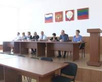 Организация вывоза мусора, подготовка к единому государственному экзамену – эти и другие вопросы обсуждали на еженедельном совещании.