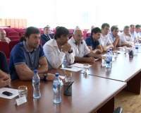 Кого изберут новым главой муниципального образования? Главный и единственный вопрос внеочередной сессии собрания депутатов.