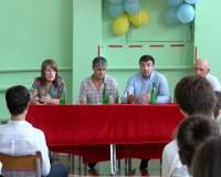 С воспитанниками СОШ№4 провел беседу о пользе здорового образа олимпийский чемпион по боксу Гайдарбек Гайдарбеков.