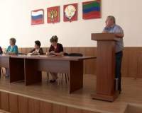 Нехватка школ, собираемость налогов, оперативная обстановка – эти и другие вопросы обсуждались на еженедельном совещании в администрации.