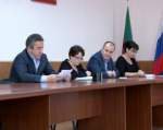 Новоизбранный глава муниципального образования Магомед Абдулаев продолжает знакомиться с положением дел в городе на еженедельном совещании.