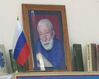 Вечер памяти Расула Гамзатова организовали студенты энергетического колледжа.