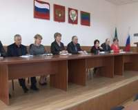 Температура за окном стремительно понижается, а коммунальные службы еще только налаживают отопительную систему.Об этом говорили на совещании