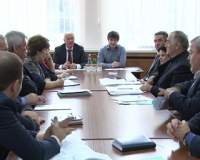 Реализацию приоритетных проектов главы Дагестана заслушал полномочный представитель главы республики Шамиль Зайналов.