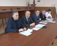 Разъяснения по выплате средств на капитальный ремонт дома провели представители дагестанского некоммерческого фонда капремонта .