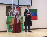 "А, ну-ка, горянки!" В энергетическом колледже выбирали лучшую студенческую команду с явно выраженным патриотическим уклоном.
