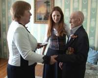 13 ветеранов на дому от имени главы МО Магомеда Абдулаева посетила заместитель главы администрации Людмила Левицкая.