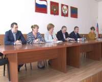 О доходах за рекламу на улицах города, а также готовности к проведению ЕГЭ говорили на еженедельном совещании в администрации.