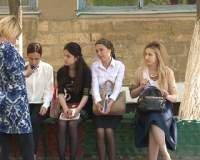 В Каспийске выпускники школ начали сдавать ЕГЭ