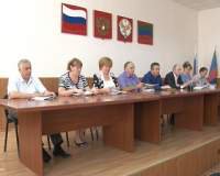 Социальные выплаты населению, налоговые сборы - основные вопросы еженедельного совещания в администрации