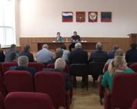 В актовом зале городской администрации состоялась сессия собрания депутатов