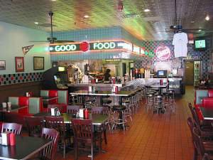 В Мемфисе (США) есть ресторан, который подаёт гамбургеры, приготовленные в 99-летнем жире